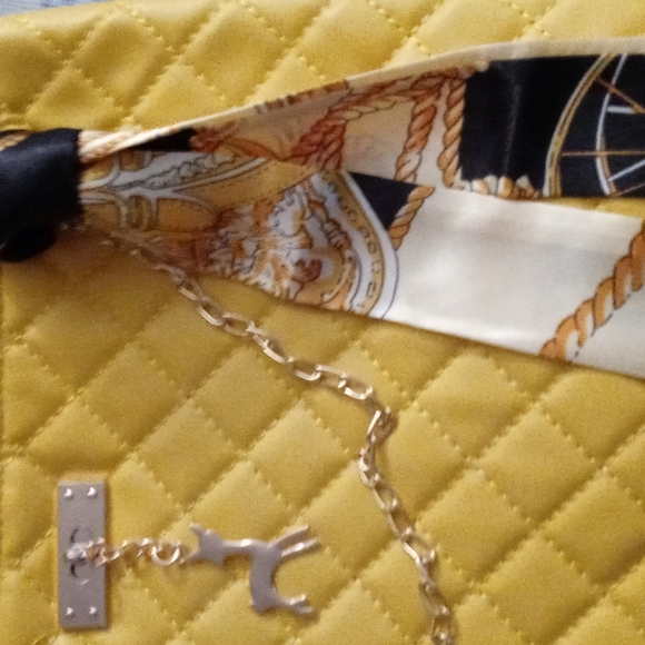 Beautiful Purses with chain handles and silk scarf - Picture 4 of 8